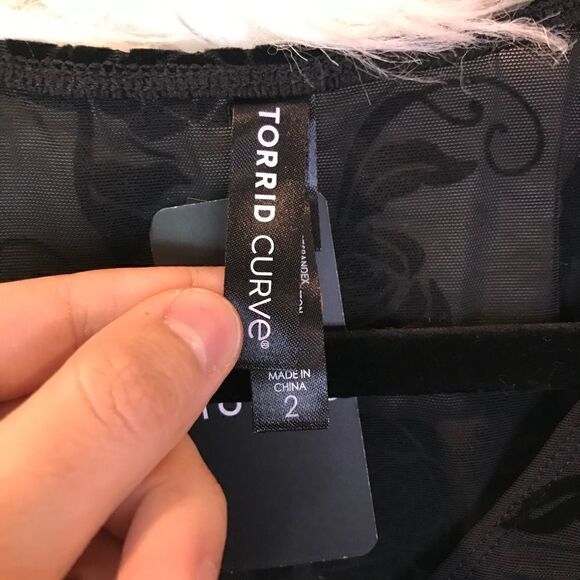 Torrid Black Flocked Mesh V-Neck Bodysuit Rose Design, Soft, Stretch, NW… - Picture 16 of 16